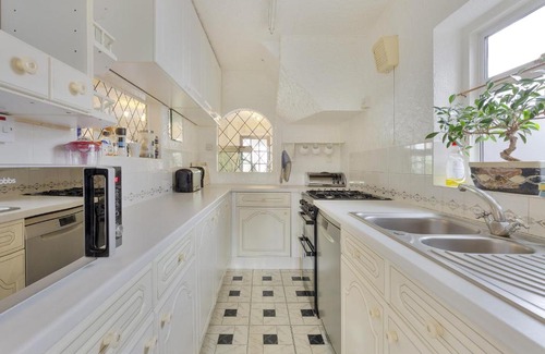 Hillingdon Apartamento | Goshawk Gardens
