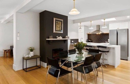Hobart Central Business District Cabaña | Goulburn Cottage - Comfort, Style and Location