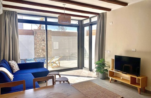 El Gouna Chalet De Esquí | Gouna Retreat with Private Pool Cozy 1-bedroom chalet with WiFi and AC