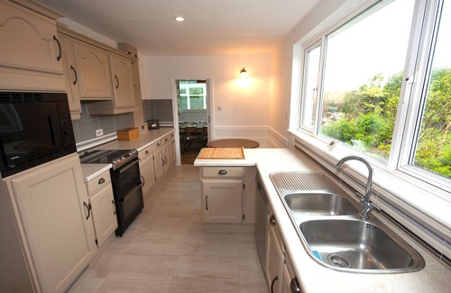 Crynant Casa | Gower Rhossili 6 dormitorios para 12 personas, casa de vacaciones con gran jardín.