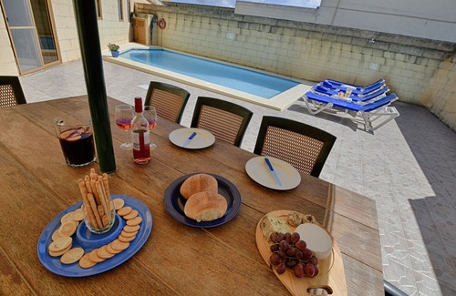 Victoria Casa | Gozo Inn Cittadella Sleeps 9 con piscina privada y jardín