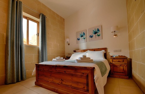 Victoria Casa | Gozo Inn Cittadella Sleeps 9 con piscina privada y jardín