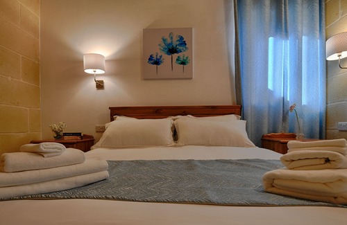 Victoria Casa | Gozo Inn Cittadella Sleeps 9 con piscina privada y jardín