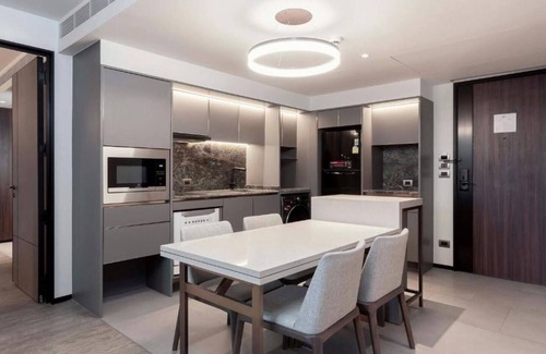 Bangkok Central Business District Condominio | GR 3 BR/ Asoke/ - Monthly