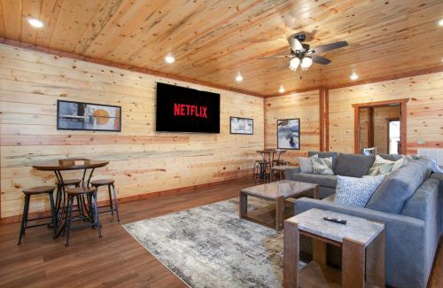 Sevierville Casa | Grace HideawayHUGESleeps20 Pool Hot Tub Games