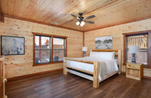 Sevierville Casa | Grace HideawayHUGESleeps20 Pool Hot Tub Games