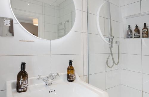 Tring Casa | Grace's Guesthouse 68a