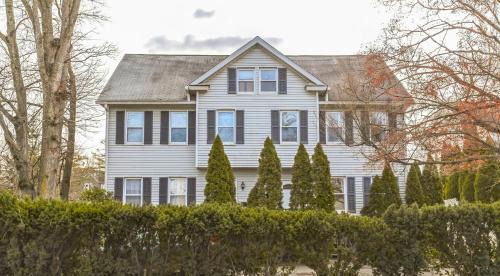 Cos Cob Casa | Grace's Place - 3 Bedroom Townhouse in Greenwich