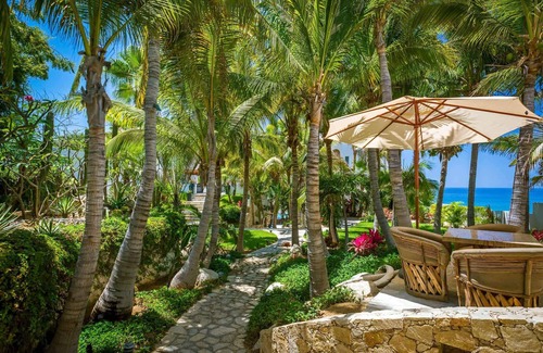Buzzards Villa | Gracious 7 BR Villa La Salinas w/ Ocean views, Private Pool, Wet Bar, Swimmable Beach + More