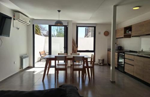 Villa Carlos Paz Apartamento | Gran Duplex Paseo Quattro 22 (centrico) - Cochera + Pileta