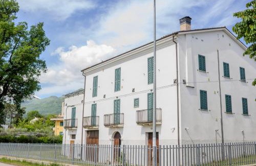 Colledara Casa | Gran sasso white house