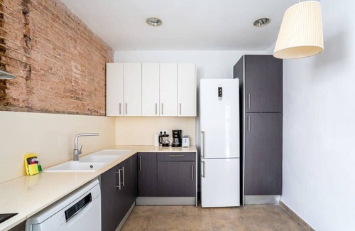 Esquerra de l'Eixample Apartamento | Gran Vía Historic Catalan 4BD for Families