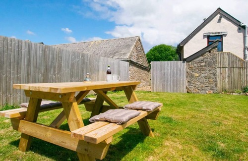 Scurlage Casa | Granary Cottage in the beautiful Swansea