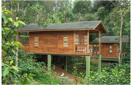 Kuttikkanam Chalet De Esquí | Granary Experience - Wooden Chalet in a plantation