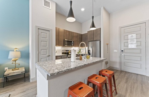 Montopolis Apartamento | Grand 1BR King Suite Close to Downtown w Fast Wifi