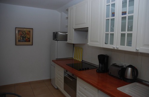 Gaarden-Sud - Kronsburg Apartamento | Amplio apartamento de 2 habitaciones (70 m2) con balcón en el centro y en el verde DTV de 4 estrellas