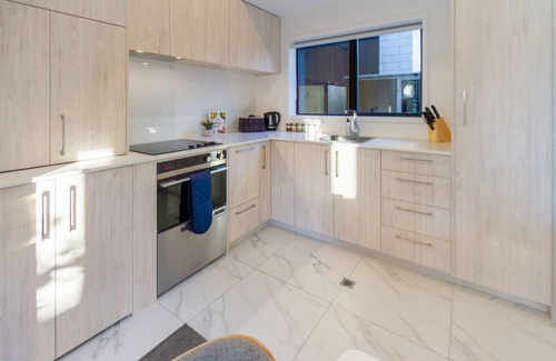 Phillipstown Casa | Grand 6BR Escape Steps from Christchurch’s Best