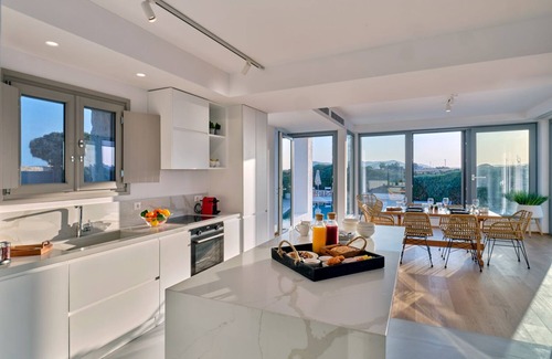 Paros Villa | Grand Ambassador Villa - A modern villa just above famous Santa Maria beach