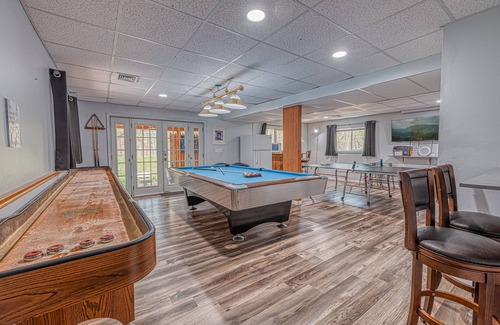 Briar Crest Woods Chalet De Esquí | "Grand Antilia" 6BR Hot Tub,GameRoom, Minigolf & BonusRoom