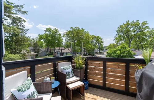 Grand Bend Casa | Grand Bend 5BR Retreat | Hot Tub, Fire Pit & BBQ