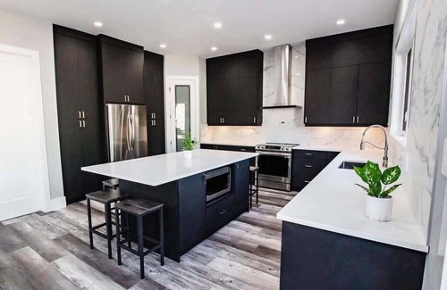Grand Bend Casa | Grand Bend Modern Living 5 Bedrooms and Walk to the Beach