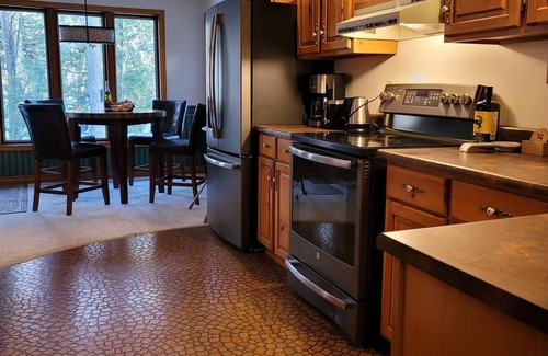 Grand Bend Cabaña | Grand Bend - Southcott Pines Chalet Near the Lake