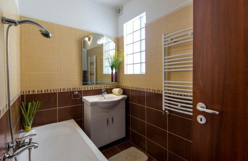 Palace District Apartamento | Grand Budapest Apartments