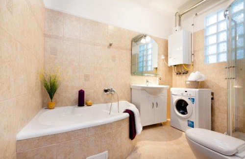 Palace District Apartamento | Grand Budapest Penthouse