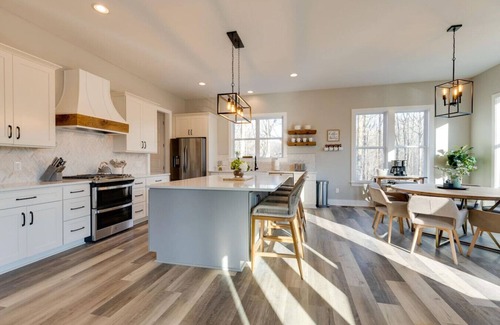 Kingston Springs Cabina | The Retreat is Nashville's Luxurious Cabin Nestled in the Most Serene, Gorgeous Mountains!