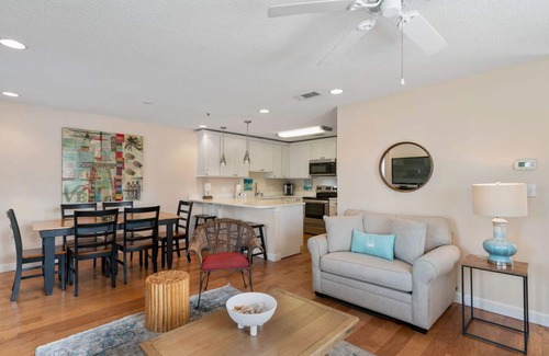 Gulf Place Condominio | Grand Caribbean 201 by Scenic Stays!
