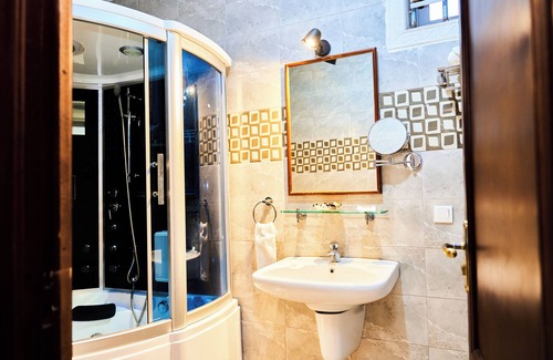 East Legon Hotel | Grand Casamora