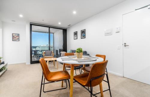 Phillip Apartamento | Grand Central Towers Apt Resort-Style Amenities
