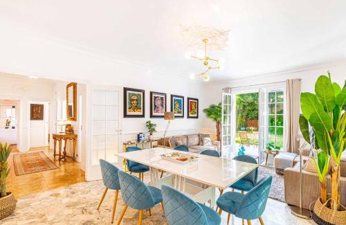 Meudon Apartamento | Grand & Classy Apartment with Private Garden, Villa des Ammonites