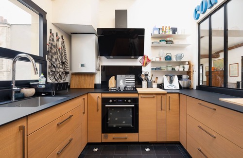 Saint-Vincent-de-Paul Apartamento | Grand Duplex Familial Comme une Maison à Paris! Balcon Paysager, Coeur du 9eme