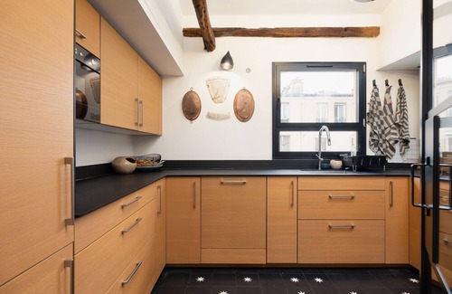 Saint-Vincent-de-Paul Apartamento | Grand Duplex Familial Comme une Maison à Paris! Balcon Paysager, Coeur du 9eme