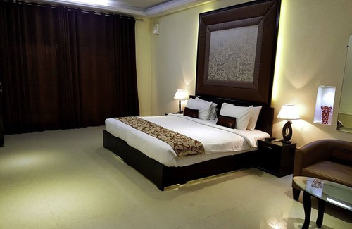 Lahore Hotel | Grand Enclave