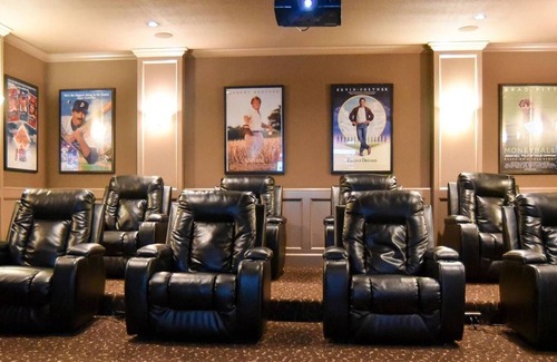 Prairie Point-Wildberry Casa | Grand Entertainer w/ Cinema⭐️Deck⭐️Bar⭐️Fire Pit⭐️