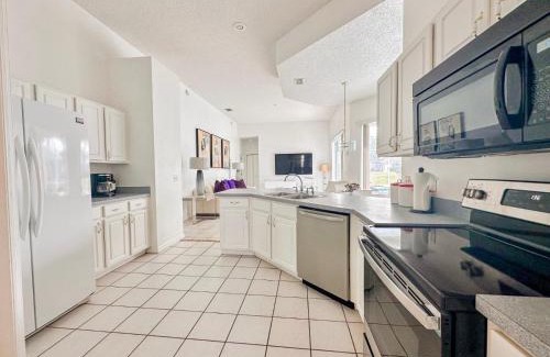 Davenport Casa | Grand Family Deluxe 4BR House near Disney Parks