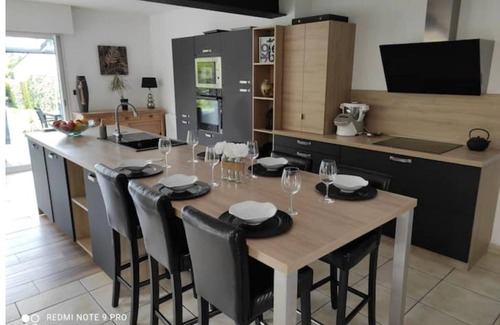 Saint-Martin-du-Fouilloux Casa | Grande Maison Familiale Avec Jacuzzi