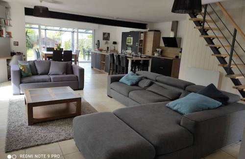 Saint-Martin-du-Fouilloux Casa | Grande Maison Familiale Avec Jacuzzi