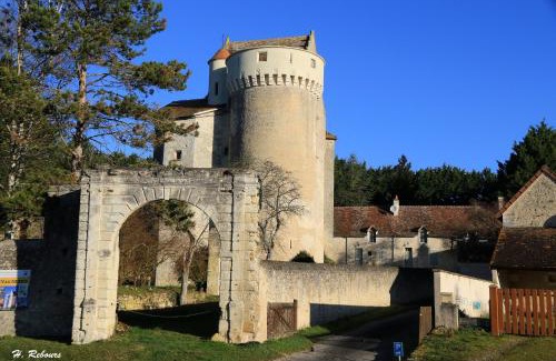Betz-le-Chateau Casa | Grand gîte au château de Betz-le-Château