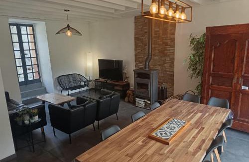 Miglos Casa | Grand gîte au coeur d'un charmant village