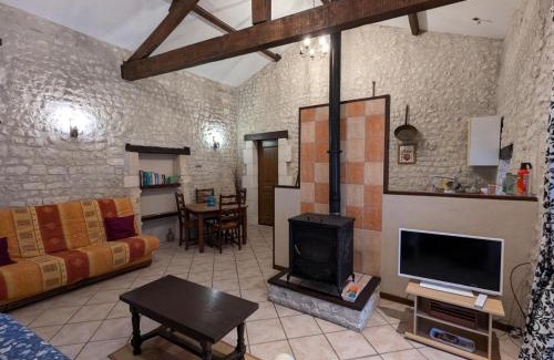 Angeduc Casa | Grand Gîte Familial avec Piscine Chauffée, Wi-Fi et Animaux Bienvenus - FR-1-653-272