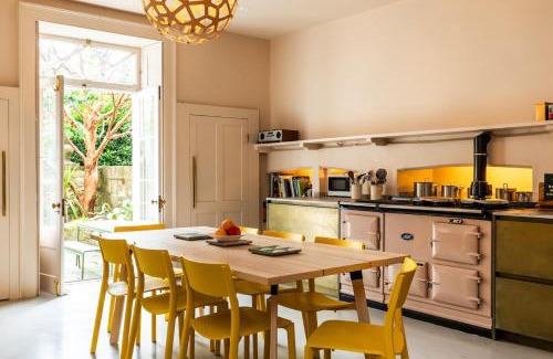 Bath Casa | Grand Georgian Townhouse with Garden