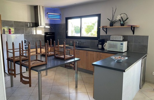 Locmaria-Grand-Champ Villa | GRAND GÎTE FAMILIALE sleeps 15 PMR 10 min from VANNES