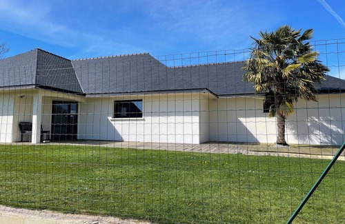 Locmaria-Grand-Champ Villa | GRAND GÎTE FAMILIALE sleeps 15 PMR 10 min from VANNES
