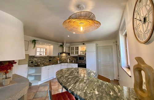 Huisnes-sur-Mer Casa | Grand Gîte sleeps 14 with view of Mont Saint Michel