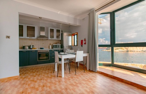 Birgu Apartamento | Grand Harbour View Seafront Apartment