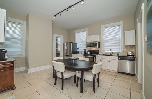 Walnut Hills Apartamento | Grand Historic 2 Bedroom Apartment Near Eden Park