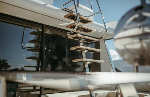Uniescie Alquiler De Eote | Grand HT Houseboats - domki na wodzie - sauna, jacuzzi, kominek